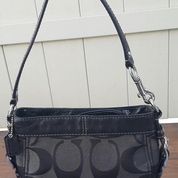 Fabulous Vintage Black Coach "Zoe" Signature Canvas/Leather Hobo Bag - Picture 10 of 11